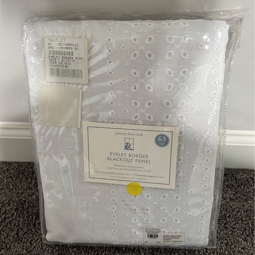 Pottery Barn Kids Eyelet Border BLACKOUT 44" x 63" Panel WHITE